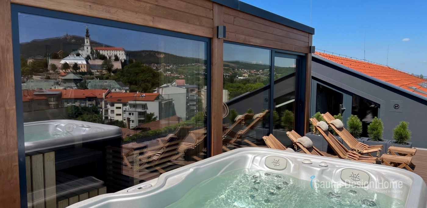 Szaunaház és Jakuzzi